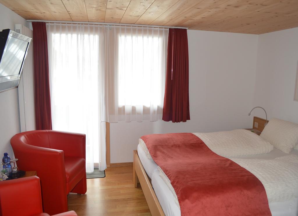 ホテル グリムセル Obergesteln 部屋 写真