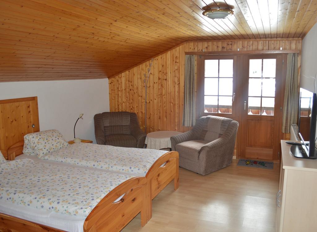 ホテル グリムセル Obergesteln 部屋 写真